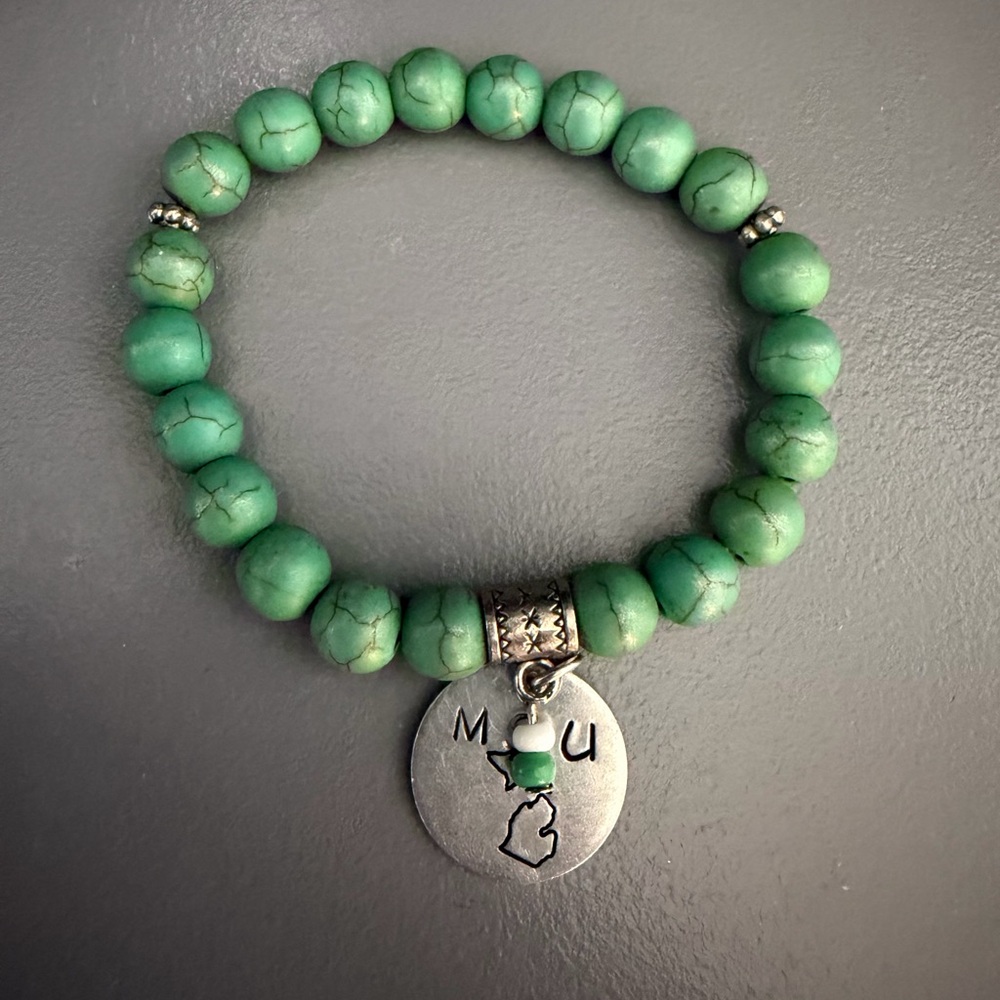 Personalized Green Beaded Charm Bracelet - State Pendant